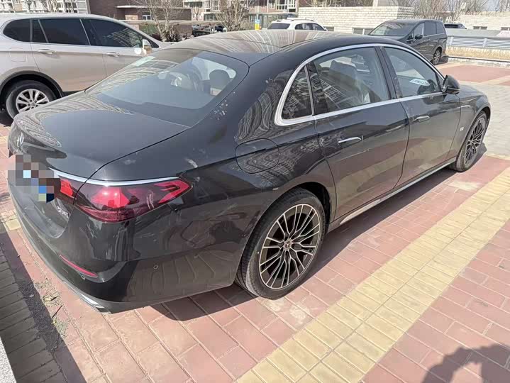 Photo 2 - Mercedes-Benz E-Class