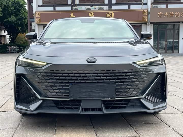 Фото 2 - Changan UNI-V