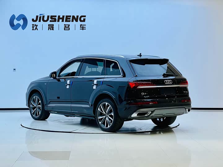 Фото 4 - Audi Q7