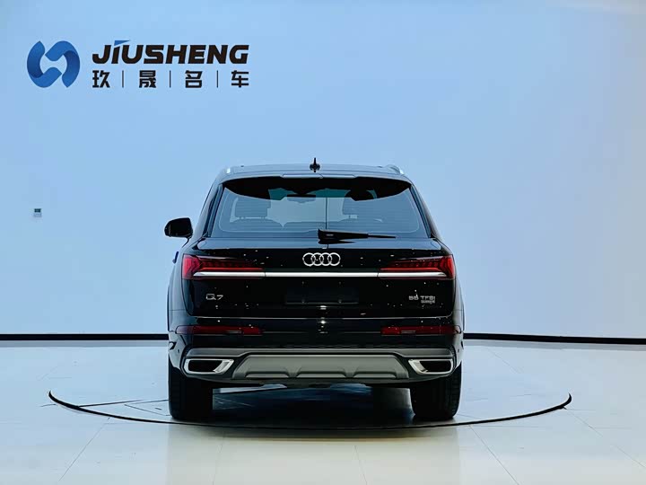 Фото 5 - Audi Q7