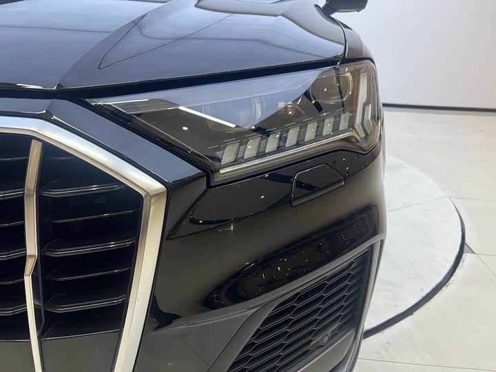 Фото 7 - Audi Q7