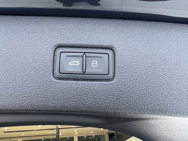 Фото 9 - Audi Q7