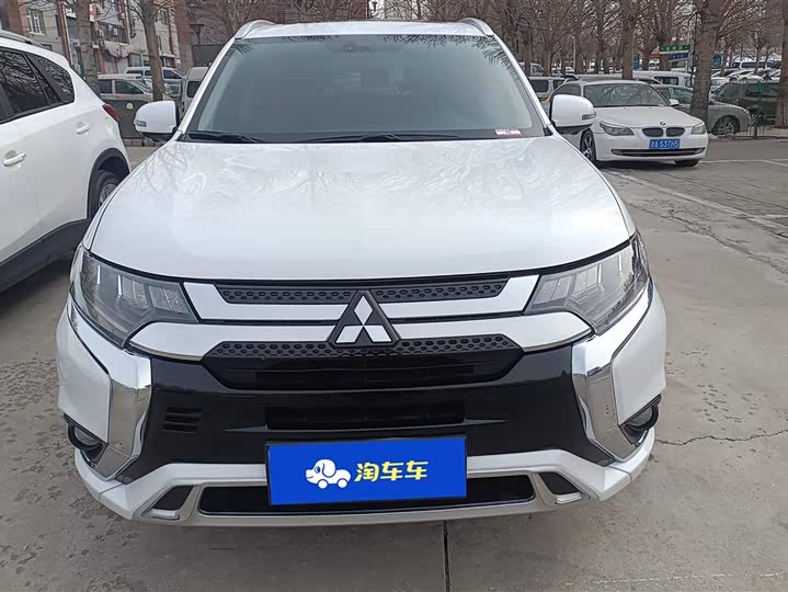 Фото 2 - Mitsubishi Outlander