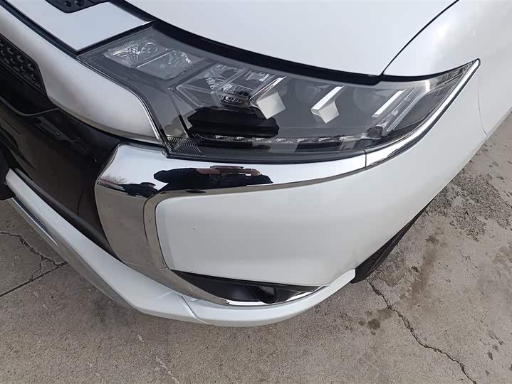 Фото 5 - Mitsubishi Outlander