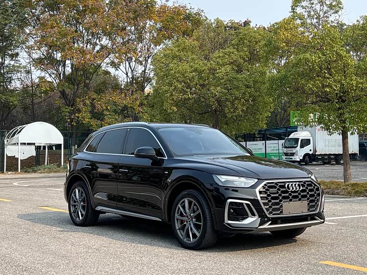 Фото 3 - Audi Q5L