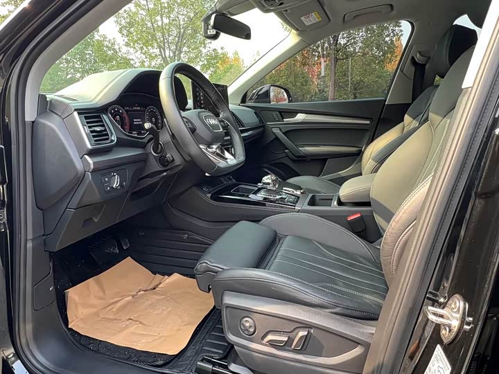 Фото 7 - Audi Q5L