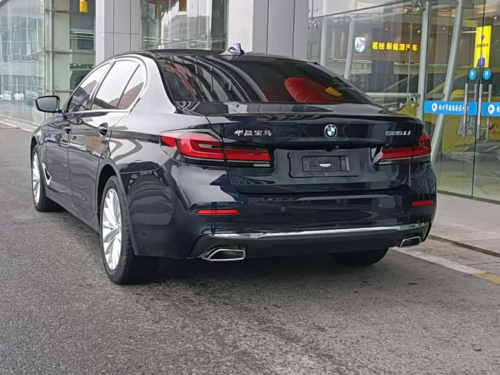 Фото 6 - BMW 5 Series