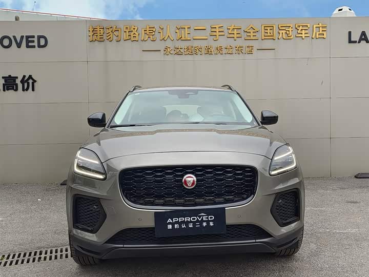 Фото 2 - Jaguar E-Pace