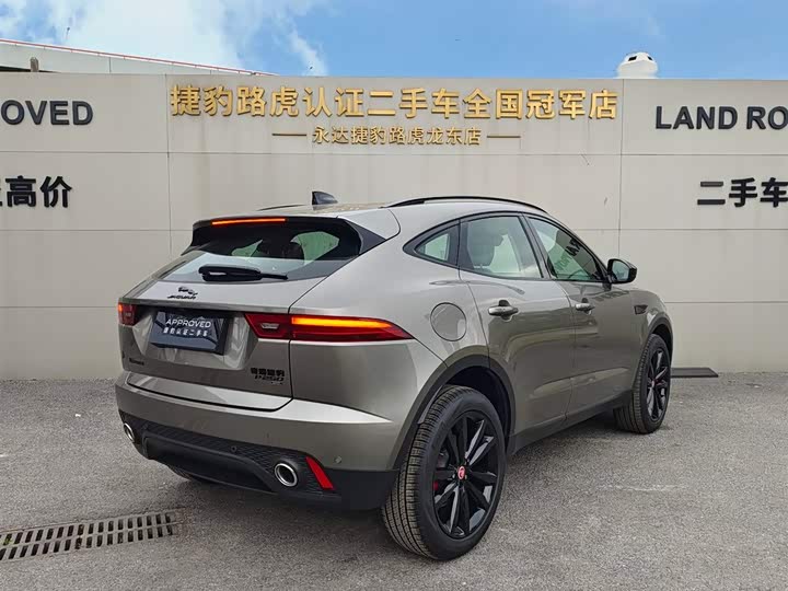 Фото 6 - Jaguar E-Pace