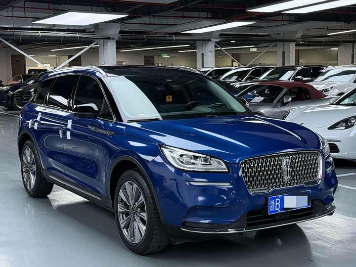 Фото 3 - Lincoln Corsair