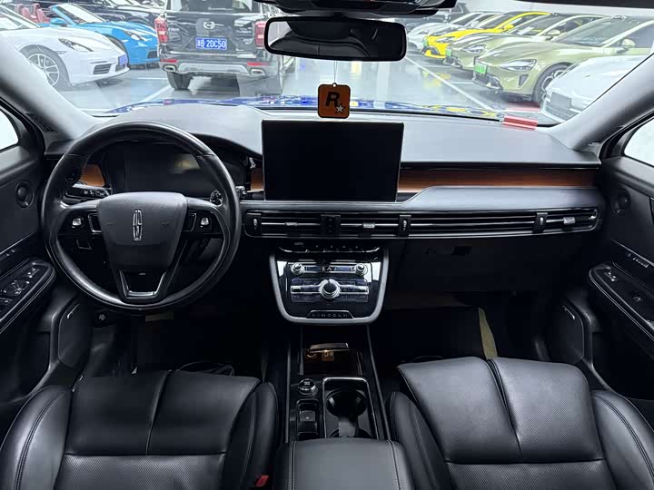 Фото 4 - Lincoln Corsair