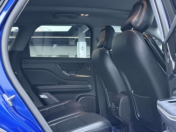 Фото 8 - Lincoln Corsair