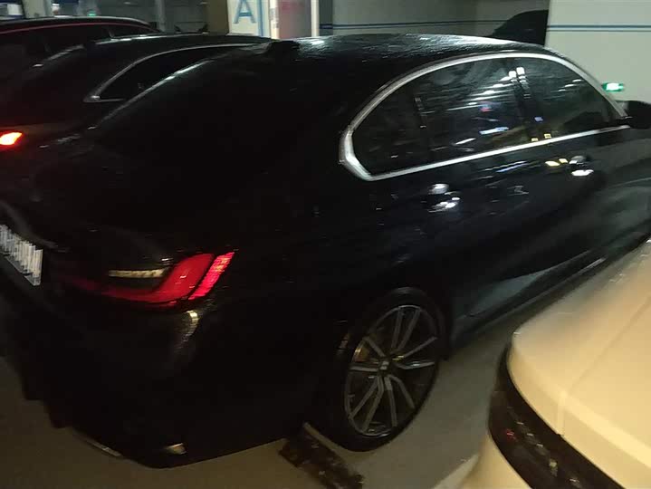 Photo 3 - BMW 3 Series