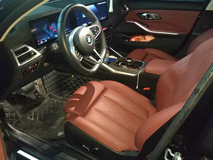 Photo 9 - BMW 3 Series