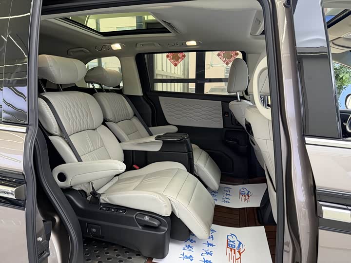 Фото 8 - Honda Elysion