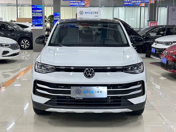 Photo 2 - Volkswagen Tharu