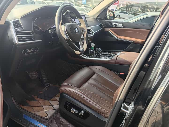Zdjęcie 8 - BMW X7