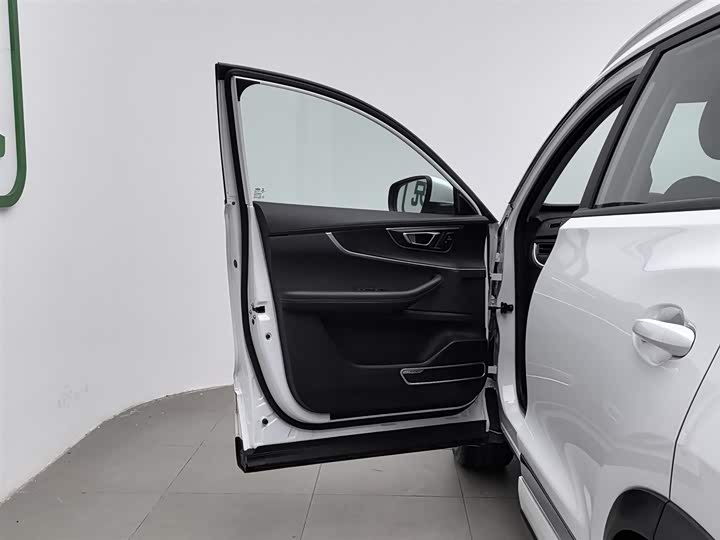 Фото 8 - Chery Tiggo 8