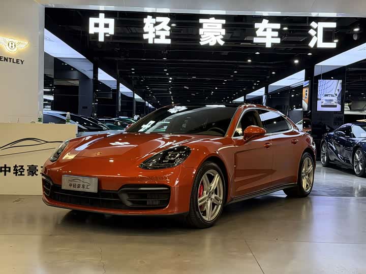 Фото 1 - Porsche Panamera