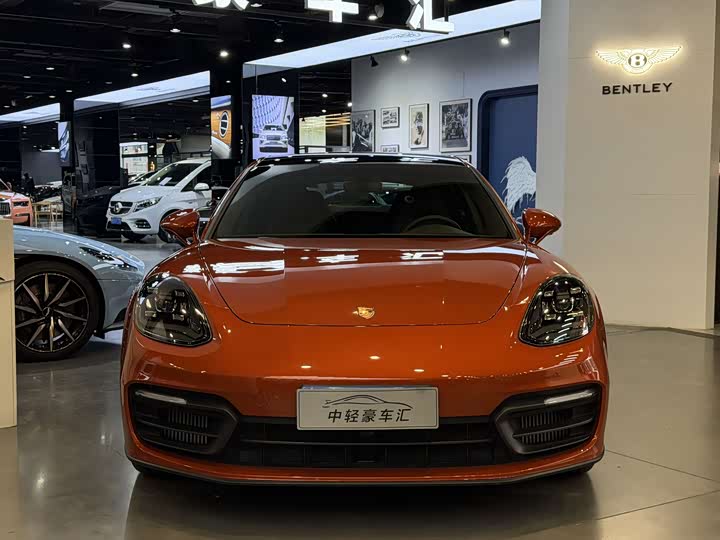 Фото 3 - Porsche Panamera