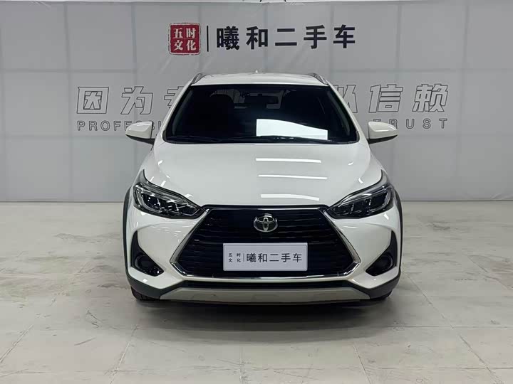 Фото 2 - Toyota Yaris L Hatchback