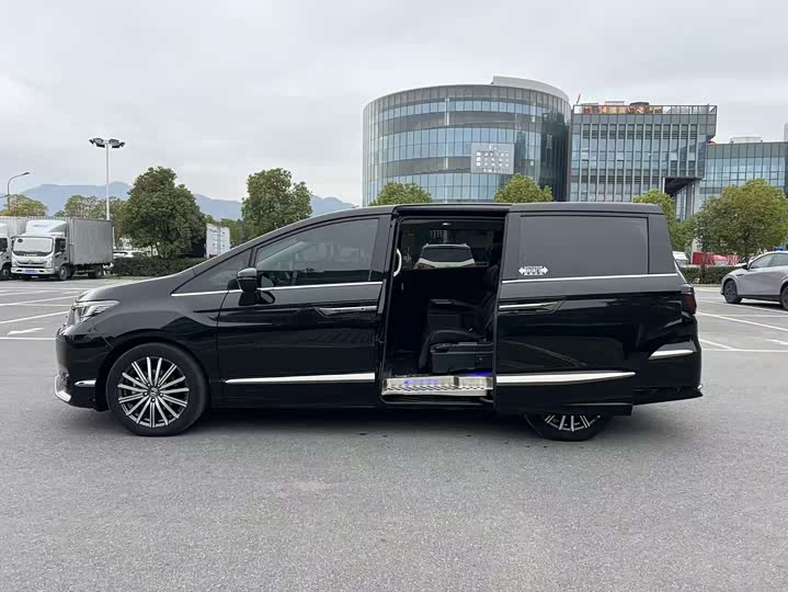 Фото 5 - Honda Elysion