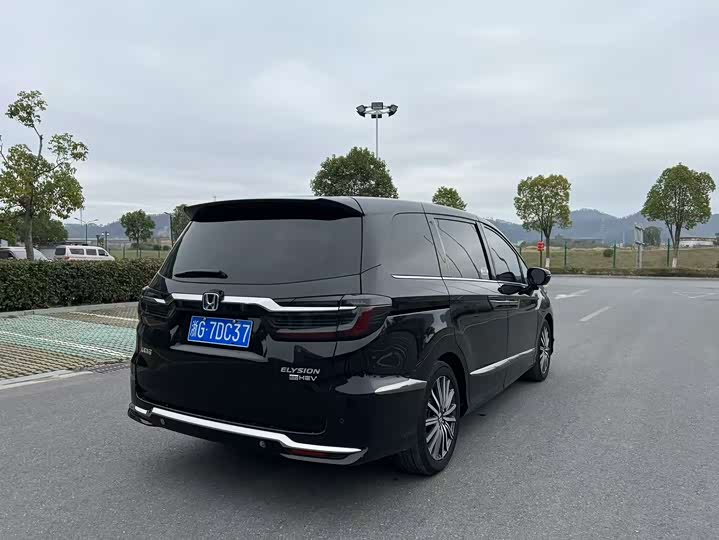 Фото 7 - Honda Elysion