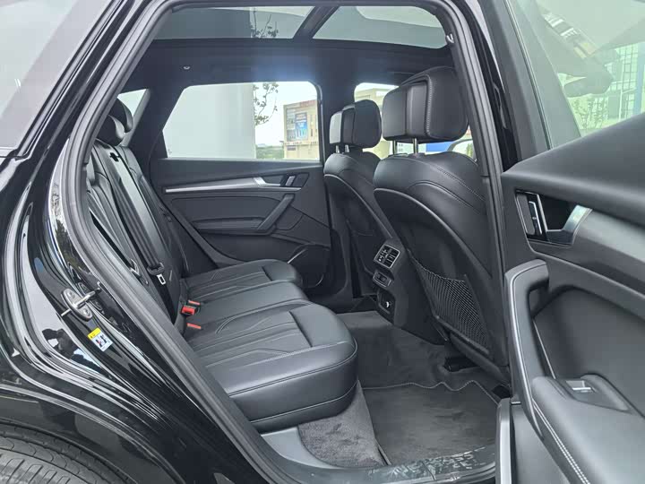 Фото 7 - Audi Q5L