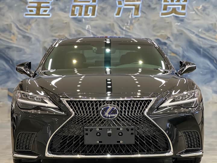 Фото 2 - Lexus LS