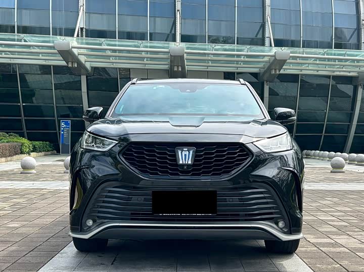 Фото 2 - Toyota Crown Kluger