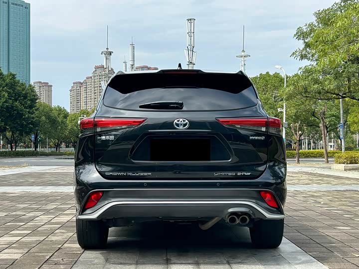 Фото 9 - Toyota Crown Kluger