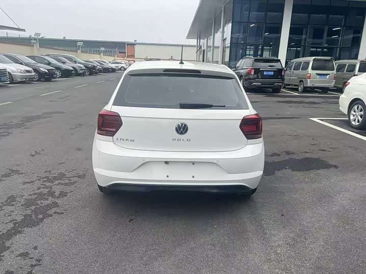 Фото 6 - Volkswagen Polo