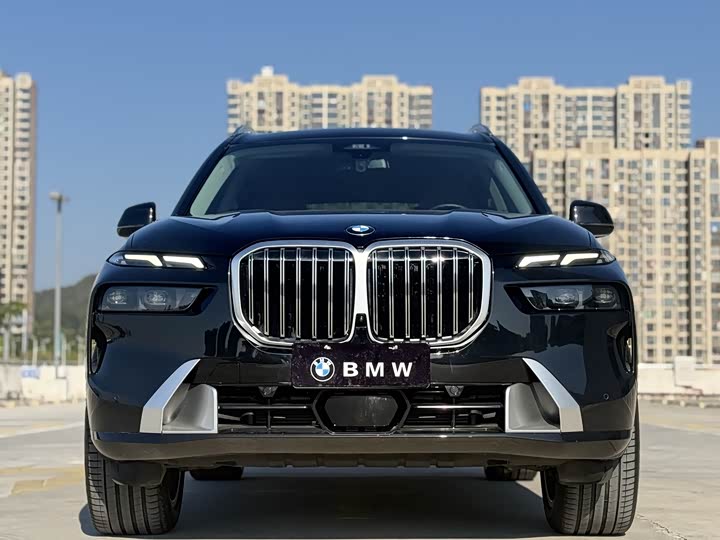 Photo 3 - BMW X7