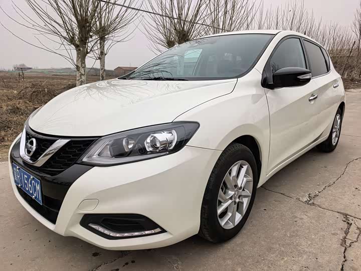 Фото 1 - Nissan Tiida