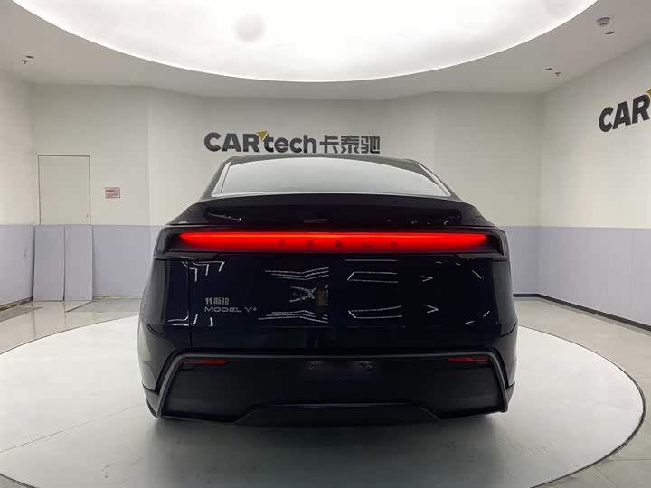 Фото 6 - Tesla Model Y