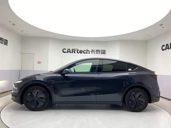 Фото 8 - Tesla Model Y