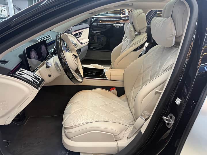 Photo 6 - Mercedes-Benz Maybach S-Class