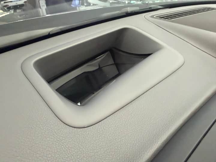 Photo 8 - Mercedes-Benz Maybach S-Class