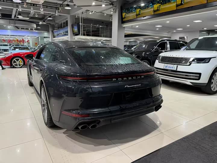 Photo 4 - Porsche Panamera