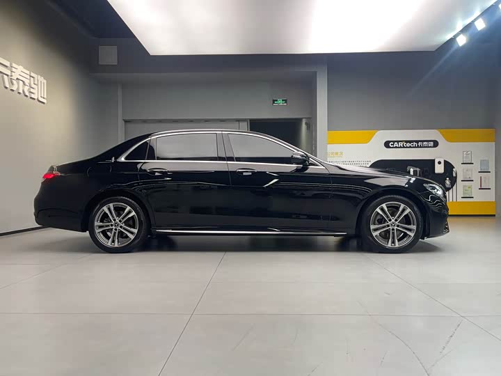 Photo 7 - Mercedes-Benz E-Class