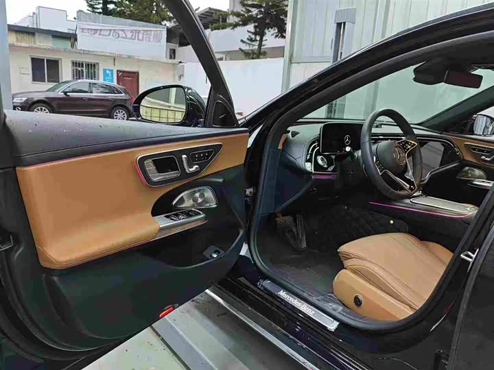 Фото 4 - Mercedes-Benz E-Class