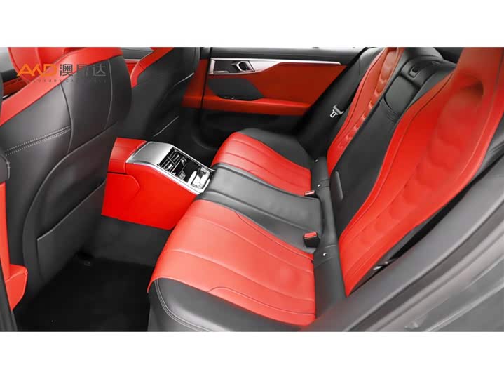 Photo 7 - BMW 8 Series