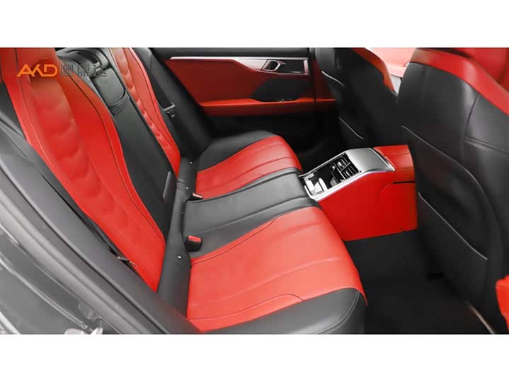 Photo 8 - BMW 8 Series