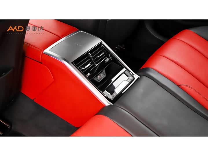 Photo 9 - BMW 8 Series