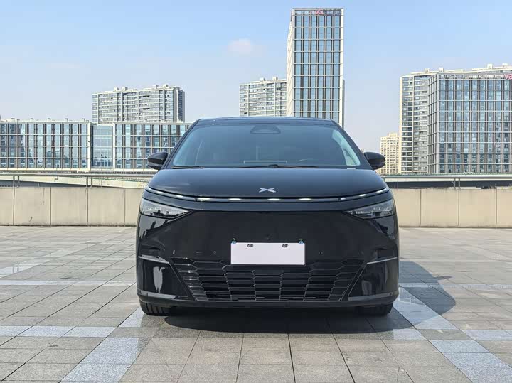 Фото 2 - XPeng X9