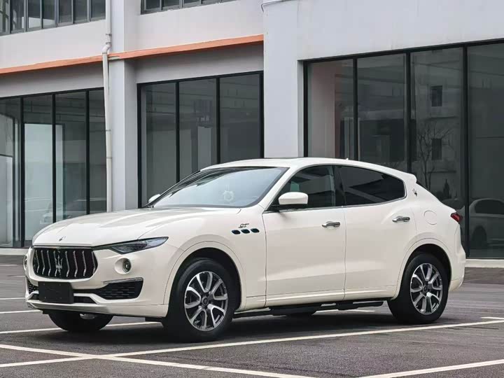 Photo 1 - Maserati Levante