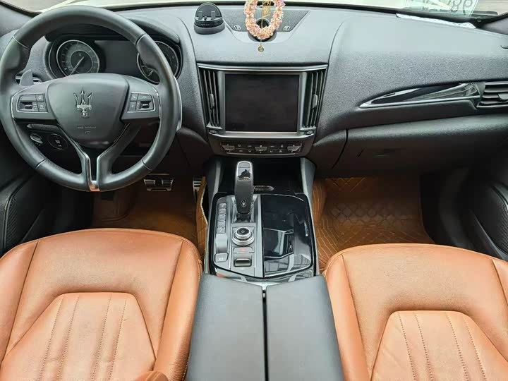 Photo 4 - Maserati Levante