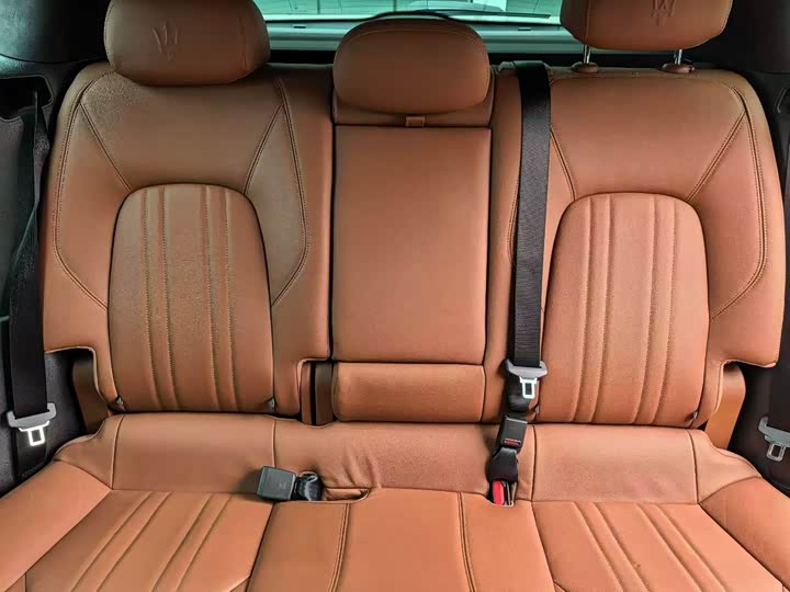 Photo 6 - Maserati Levante