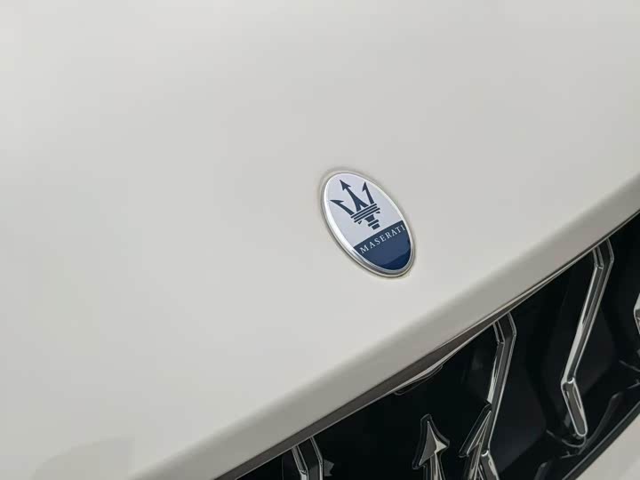 Photo 7 - Maserati Levante