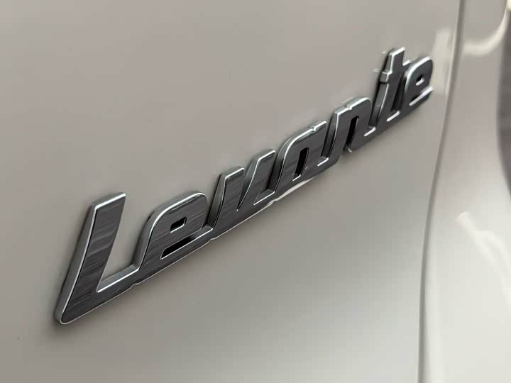 Photo 9 - Maserati Levante